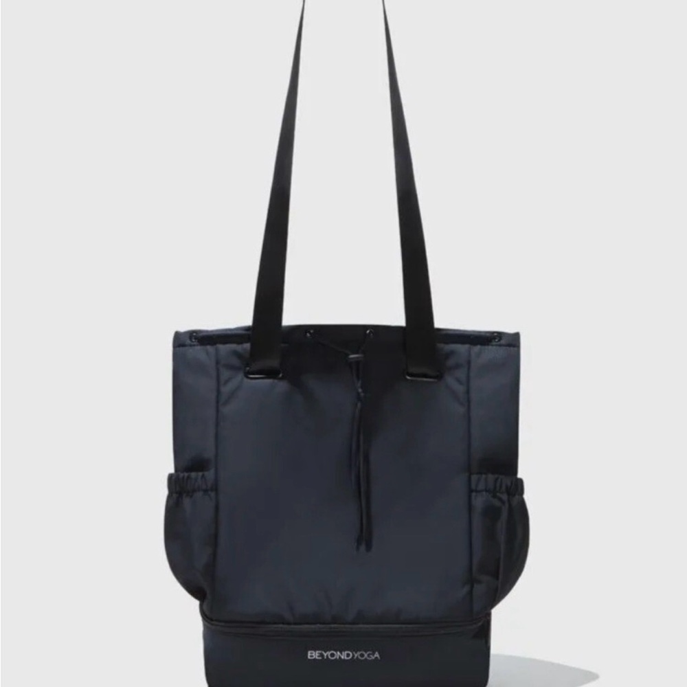 Beyond Yoga Midnight Black Zippered Gym Bag